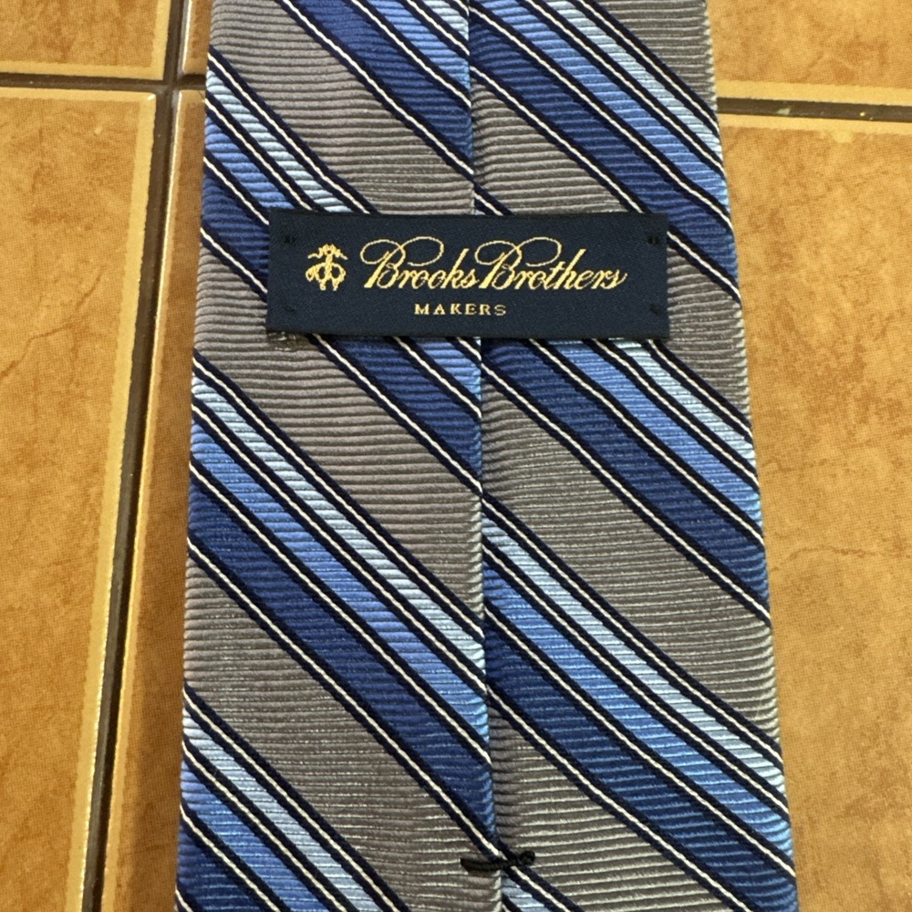BROOKS BROTHER Makers 100% Silk Blue Silver Striped Tie USA Made‎ NEW NWOT